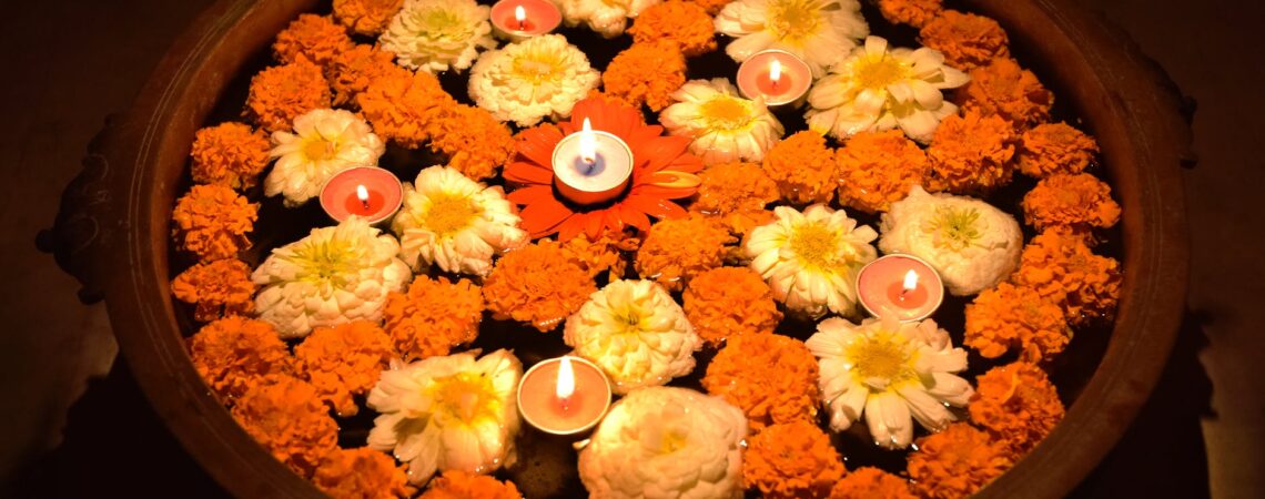 How to decorate the house for Diwali with flowers?